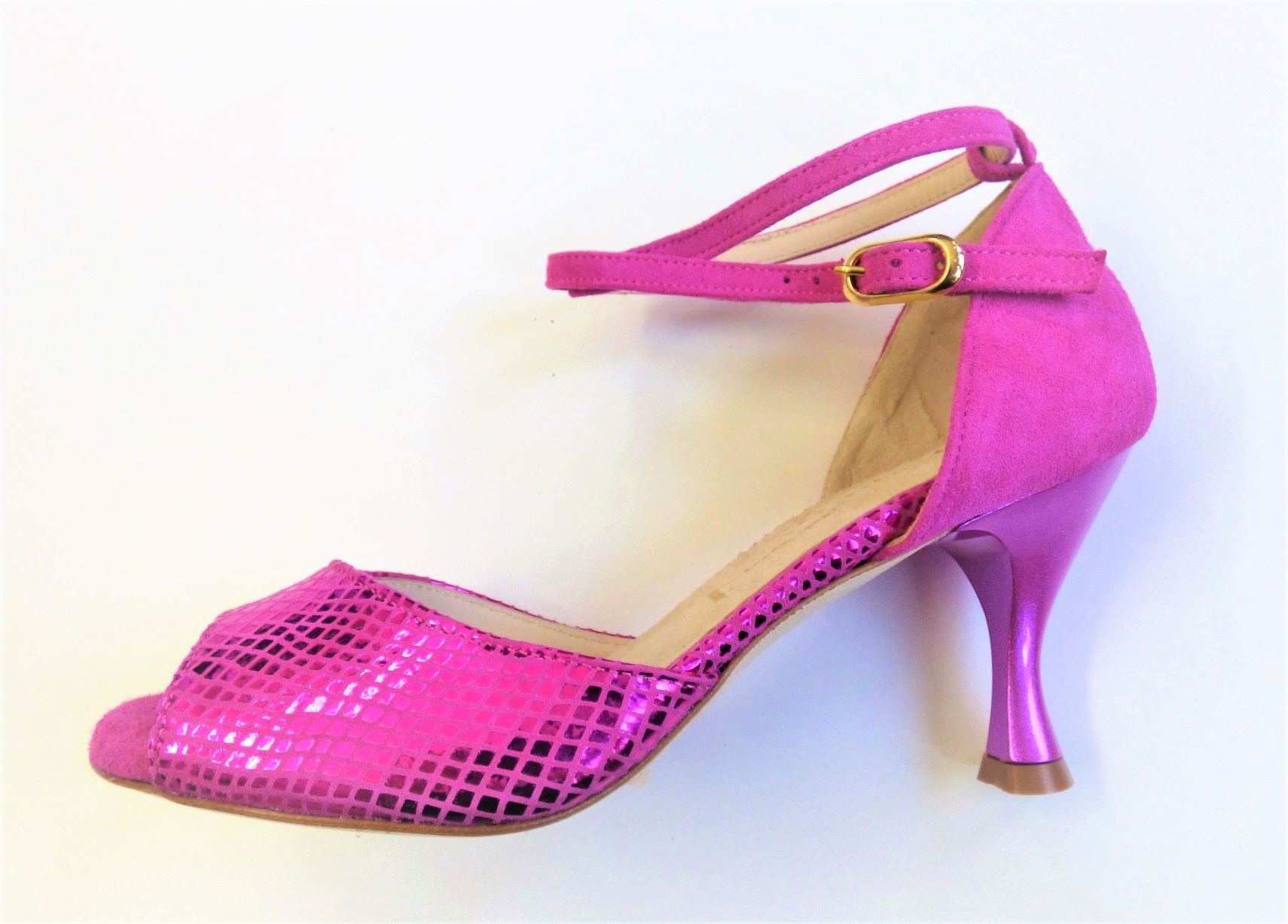 V18 - fuchsia